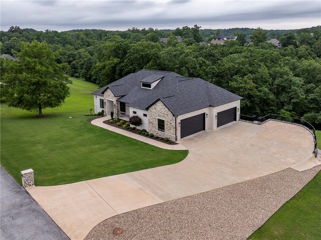 15440 Brightwater Xing, Rogers, AR 72756
