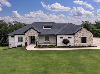 15440 Brightwater Xing, Rogers, AR 72756