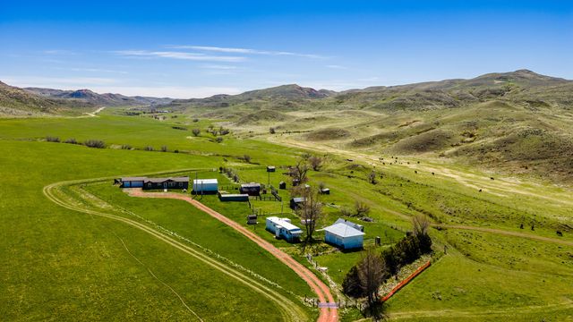 366 S SR-Buffalo Creek Road, Wyarno, WY 82845