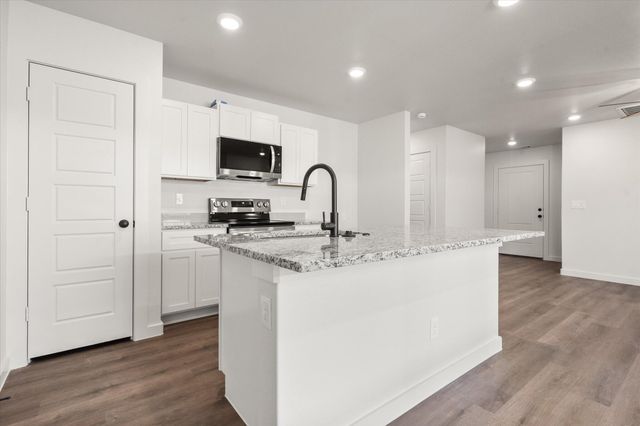 13805 Flint Avenue, Lubbock, TX 79423