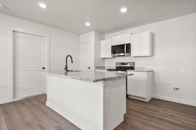 13805 Flint Avenue, Lubbock, TX 79423