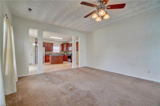 5005 Middlecoff LN, Suffolk, VA 23434