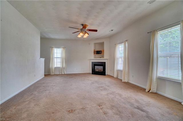 5005 Middlecoff LN, Suffolk, VA 23434