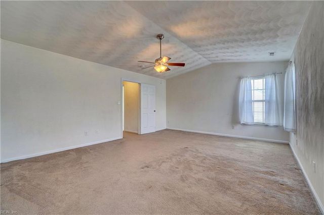 5005 Middlecoff LN, Suffolk, VA 23434
