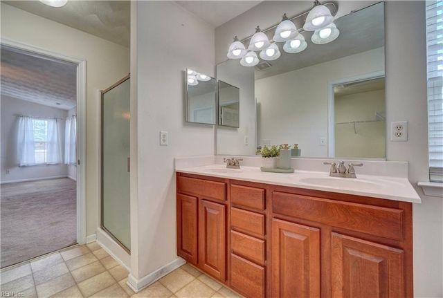 5005 Middlecoff LN, Suffolk, VA 23434