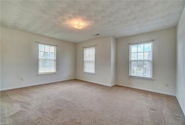 5005 Middlecoff LN, Suffolk, VA 23434