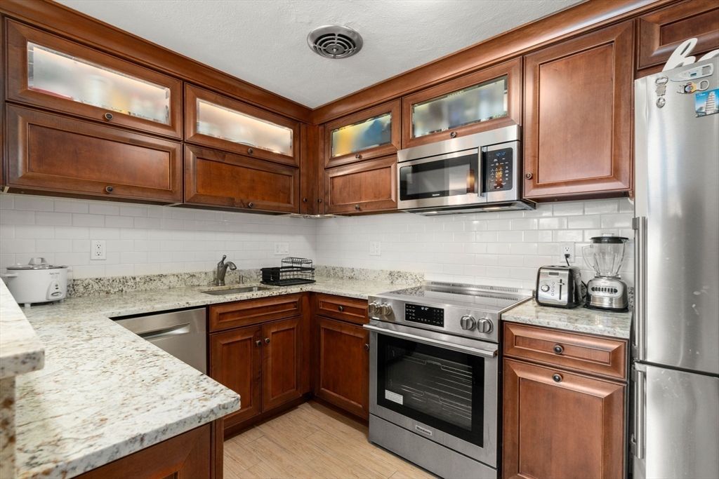 31 Warren St B1, Waltham, MA 02453