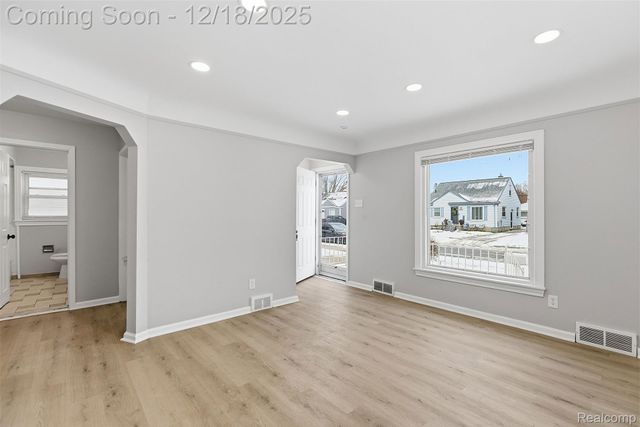 27550 Garfield Street, Roseville, MI 48066