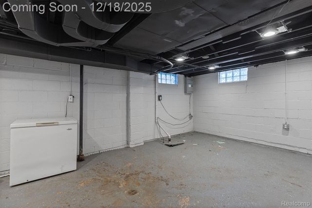 27550 Garfield Street, Roseville, MI 48066