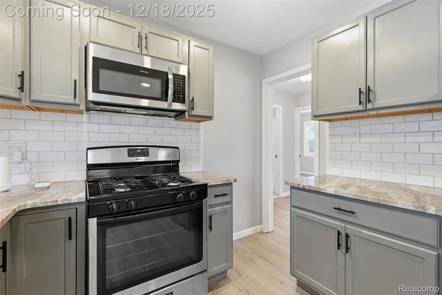 27550 Garfield Street, Roseville, MI 48066