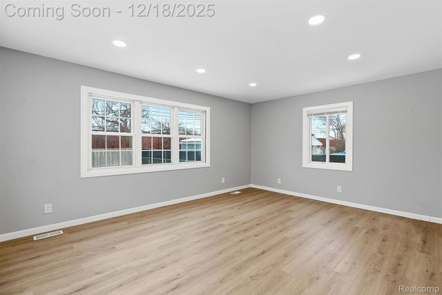 27550 Garfield Street, Roseville, MI 48066