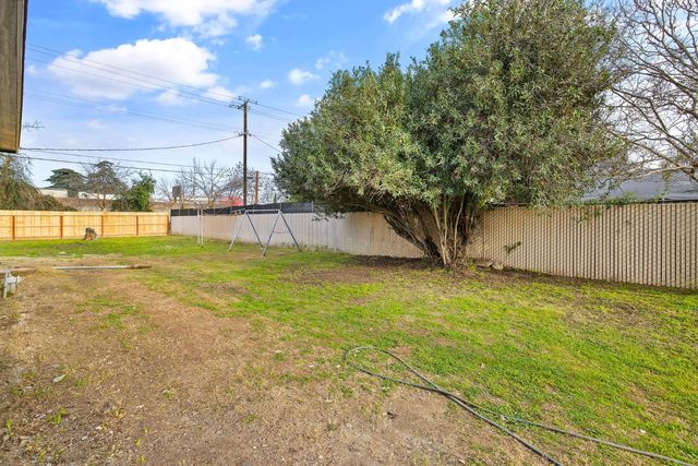 2022 Bauder Street, Selma, CA 93662