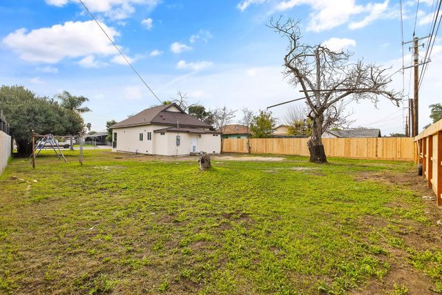 2022 Bauder Street, Selma, CA 93662