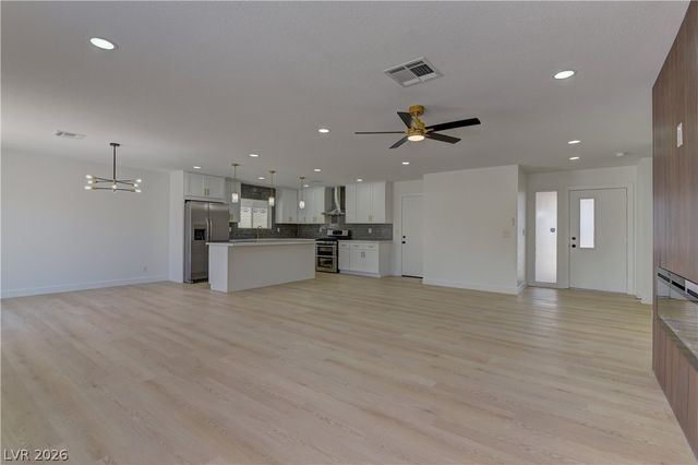 8125 Eginton Avenue, Las Vegas, NV 89145