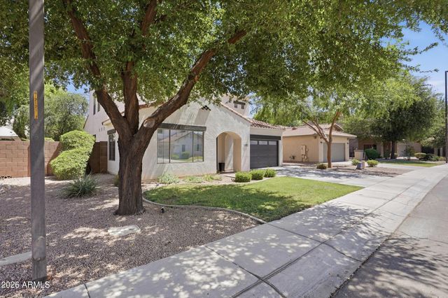 1285 E PARKVIEW Drive, Gilbert, AZ 85295