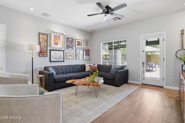 1285 E PARKVIEW Drive, Gilbert, AZ 85295