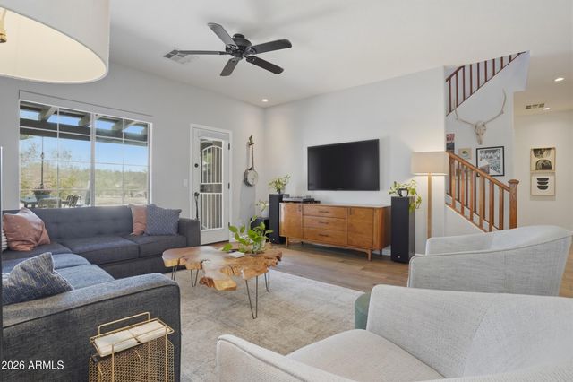 1285 E PARKVIEW Drive, Gilbert, AZ 85295
