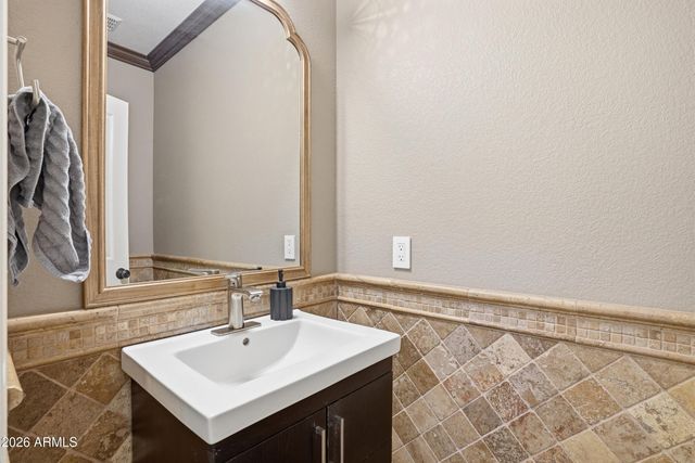 1285 E PARKVIEW Drive, Gilbert, AZ 85295