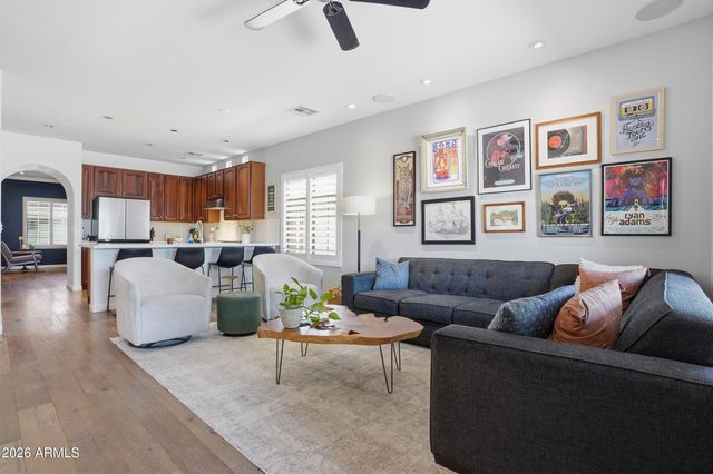 1285 E PARKVIEW Drive, Gilbert, AZ 85295