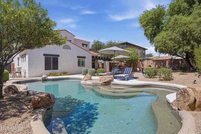 1285 E PARKVIEW Drive, Gilbert, AZ 85295