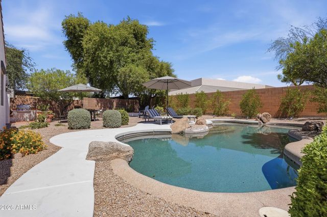 1285 E PARKVIEW Drive, Gilbert, AZ 85295