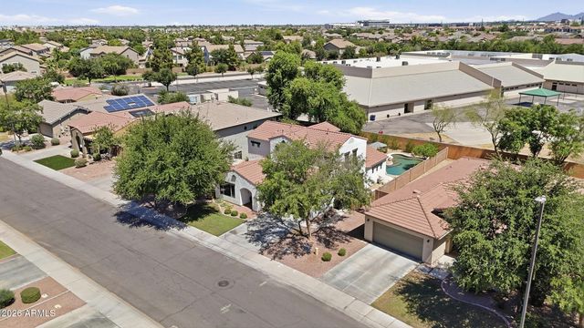 1285 E PARKVIEW Drive, Gilbert, AZ 85295