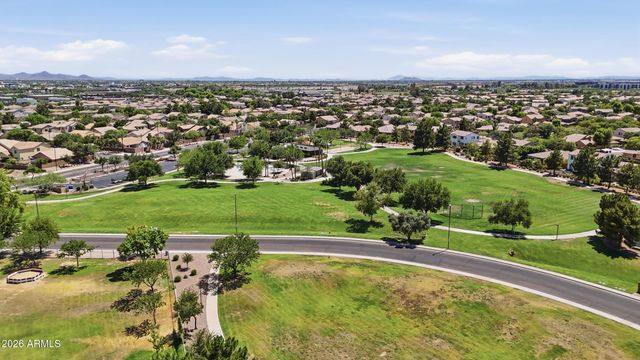1285 E PARKVIEW Drive, Gilbert, AZ 85295