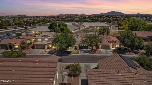 1285 E PARKVIEW Drive, Gilbert, AZ 85295