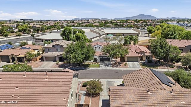 1285 E PARKVIEW Drive, Gilbert, AZ 85295