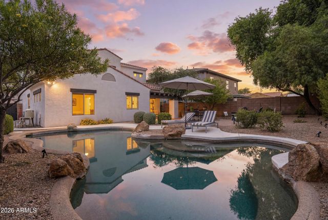1285 E PARKVIEW Drive, Gilbert, AZ 85295