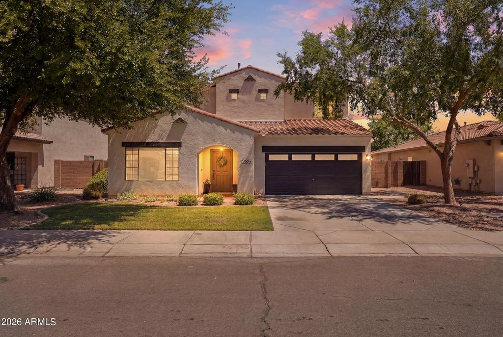 1285 E PARKVIEW Drive, Gilbert, AZ 85295