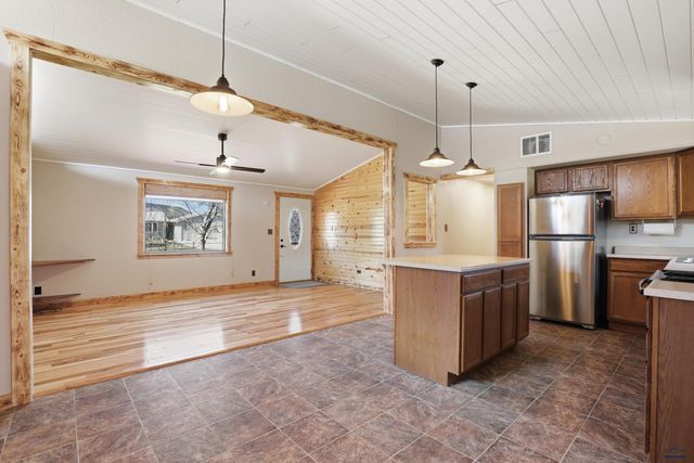 14930 W HILLS VIEW DR, Piedmont, SD 57769