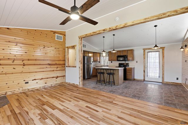 14930 W HILLS VIEW DR, Piedmont, SD 57769