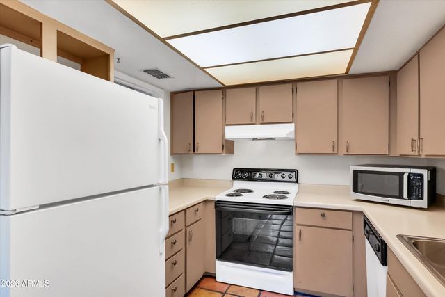 2208 W LINDNER Avenue 31, Mesa, AZ 85202