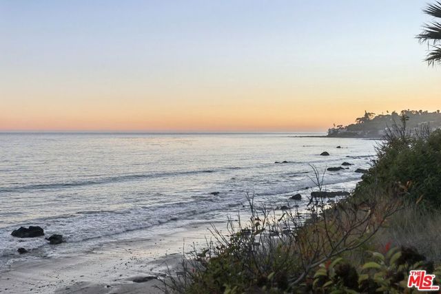 28266 Rey De Copas Lane, Malibu, CA 90265