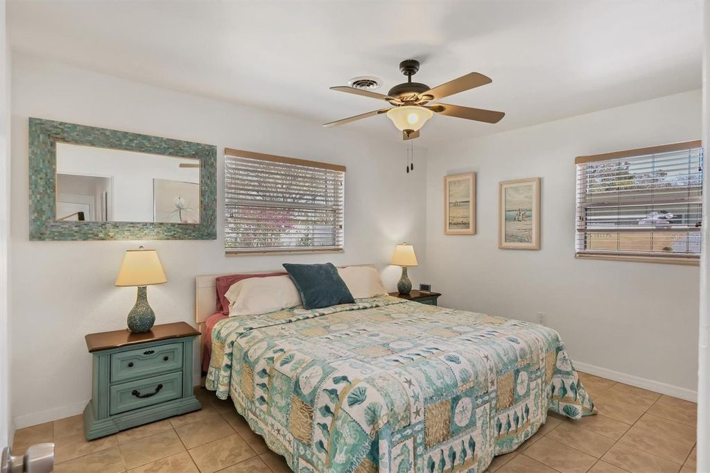 Image 17 of property listing at 3210 21ST AVENUE DRIVE W, Bradenton, FL 34205