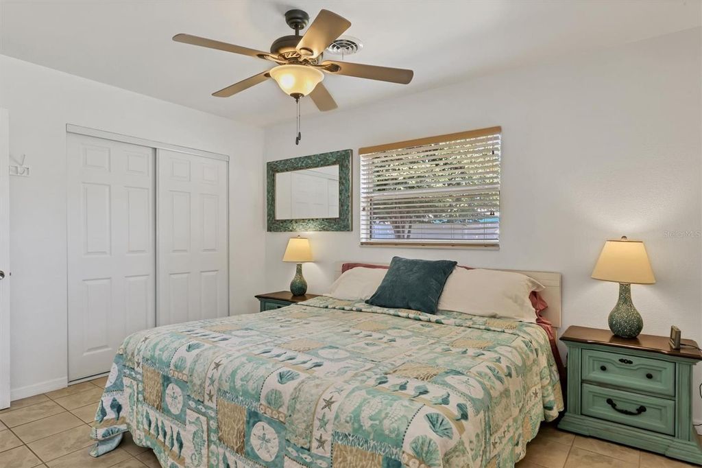 Image 18 of property listing at 3210 21ST AVENUE DRIVE W, Bradenton, FL 34205