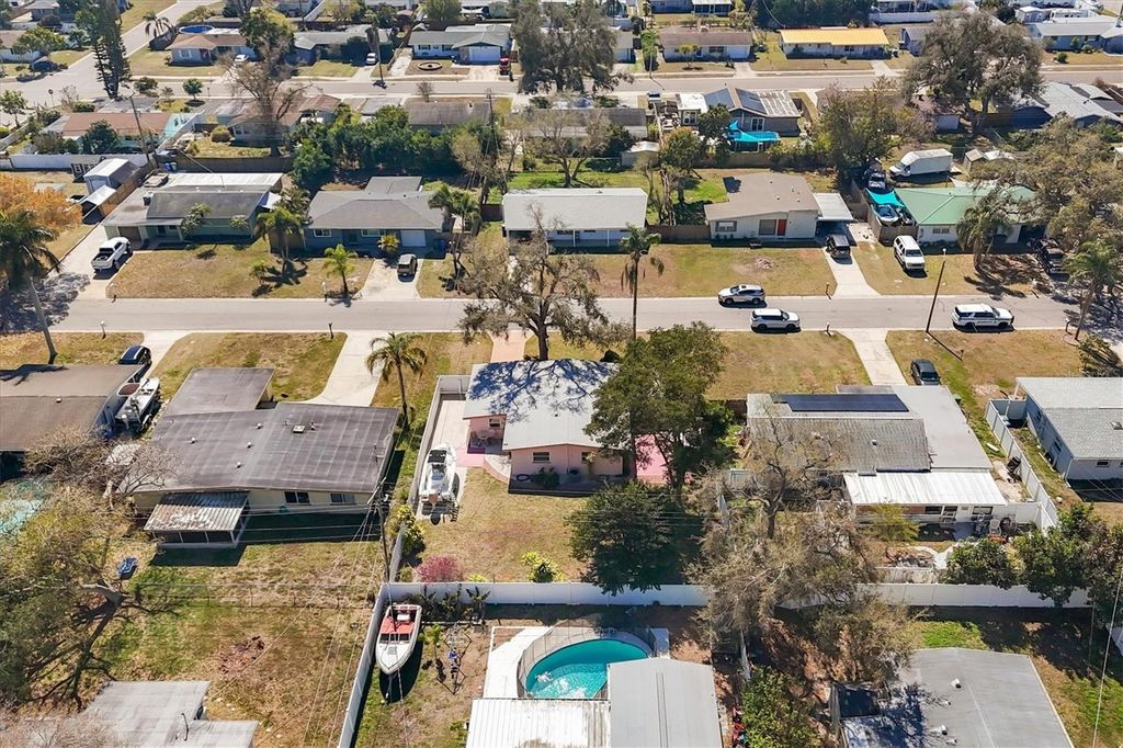 Image 36 of property listing at 3210 21ST AVENUE DRIVE W, Bradenton, FL 34205