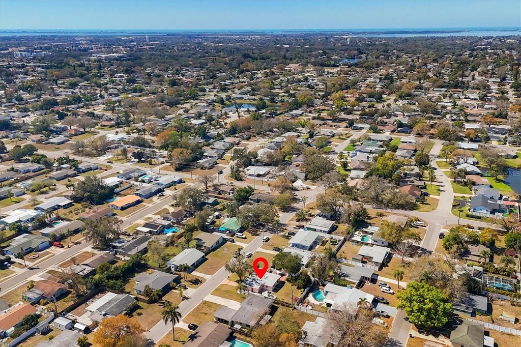 Image 37 of property listing at 3210 21ST AVENUE DRIVE W, Bradenton, FL 34205