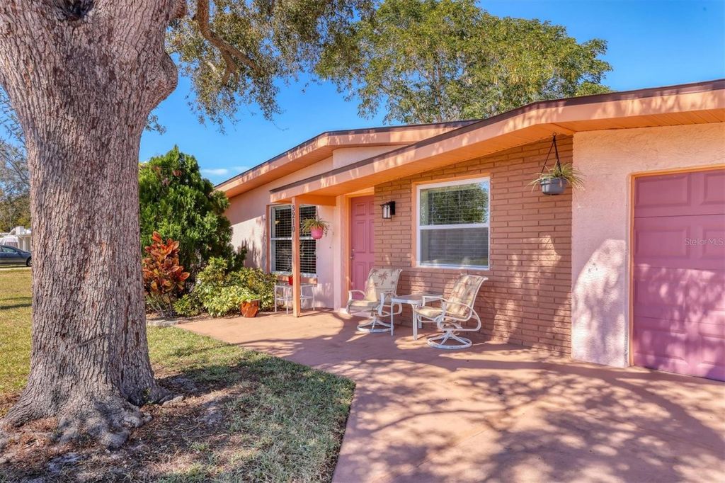 Image 40 of property listing at 3210 21ST AVENUE DRIVE W, Bradenton, FL 34205