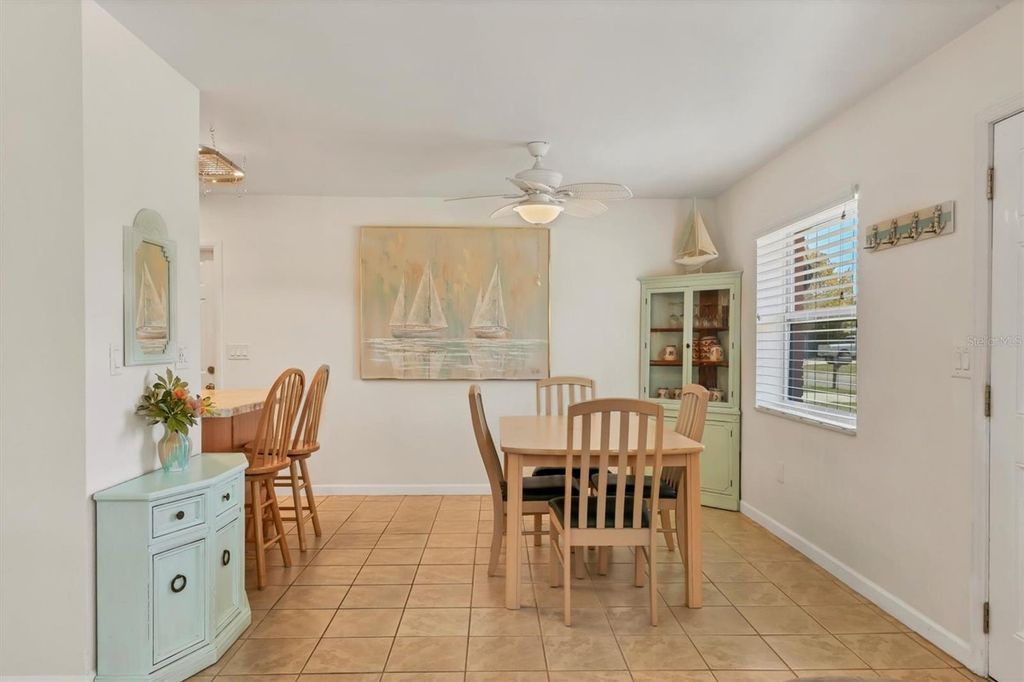 Image 9 of property listing at 3210 21ST AVENUE DRIVE W, Bradenton, FL 34205