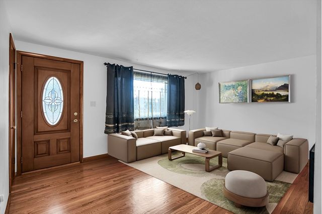 16 Shaggbark Drive, Southwick, MA 01077