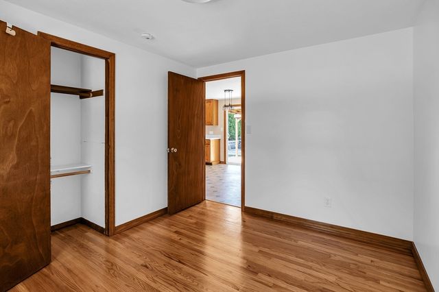 16 Shaggbark Drive, Southwick, MA 01077