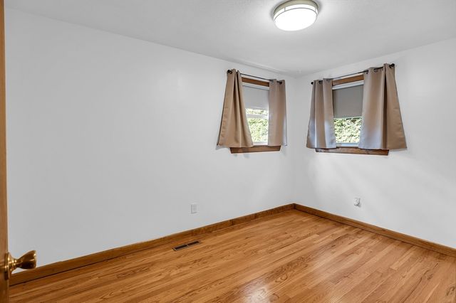 16 Shaggbark Drive, Southwick, MA 01077