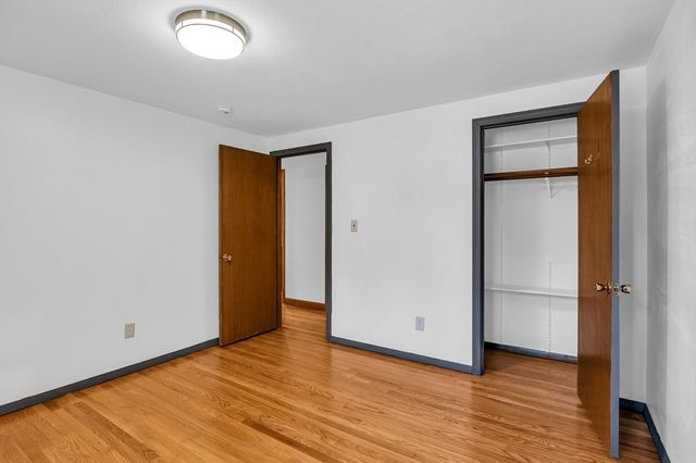 16 Shaggbark Drive, Southwick, MA 01077