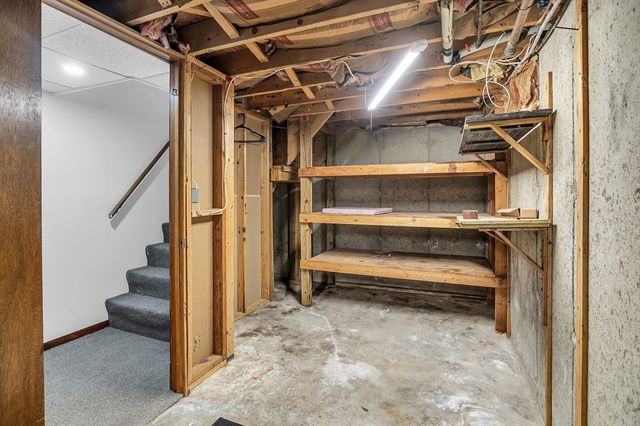 16 Shaggbark Drive, Southwick, MA 01077