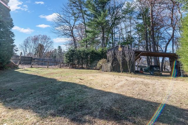 16 Shaggbark Drive, Southwick, MA 01077