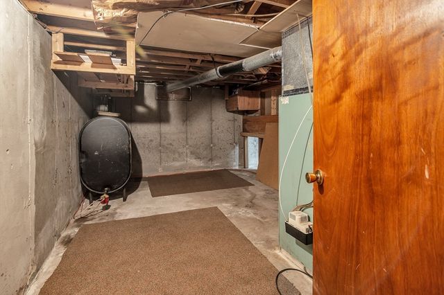 16 Shaggbark Drive, Southwick, MA 01077