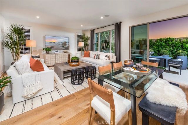 221 Canterbury, Irvine, CA 92618