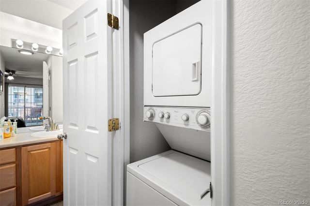 9242 E Arbor Circle B, Englewood, CO 80111